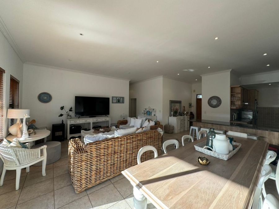 To Let 3 Bedroom Property for Rent in Royal Ascot Western Cape